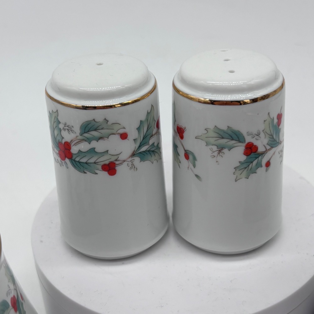 China Pearl Holly Berry Christmas Creamer Sugar Salt Pepper Set White Holiday - Picture 6 of 9